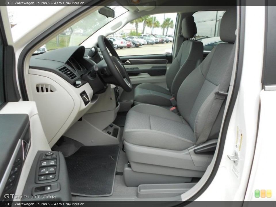 Aero Gray Interior Photo for the 2012 Volkswagen Routan S #57990602