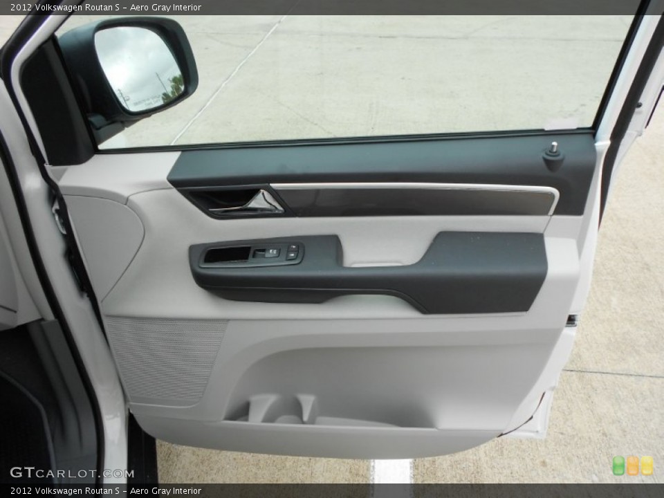 Aero Gray Interior Door Panel for the 2012 Volkswagen Routan S #57990611