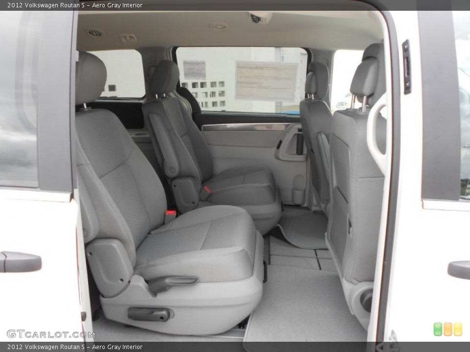 Aero Gray Interior Photo for the 2012 Volkswagen Routan S #57990647