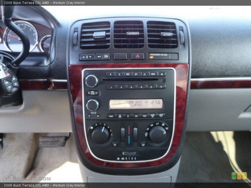 Medium Gray Interior Controls for the 2006 Buick Terraza CXL AWD #58004990