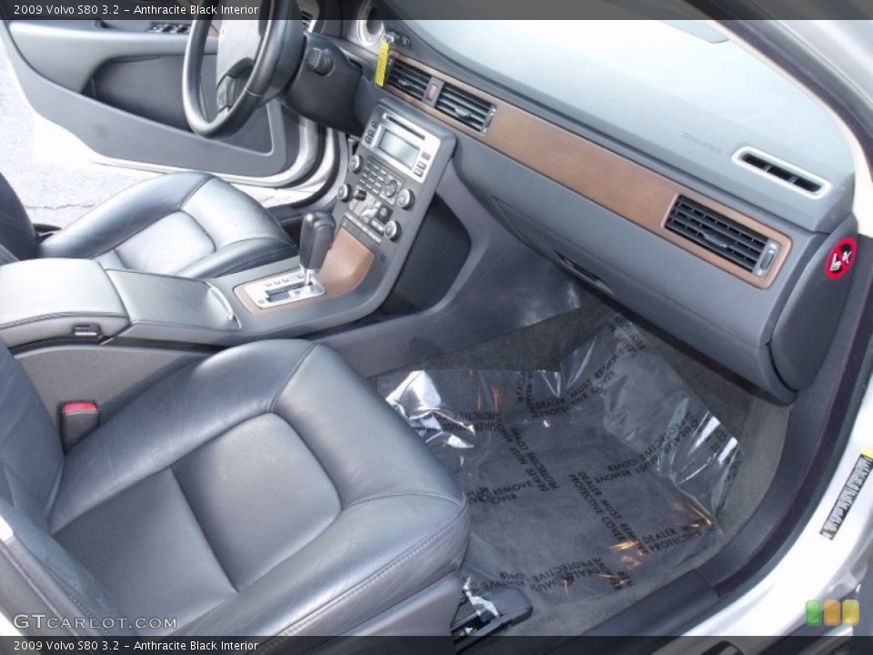 Anthracite Black Interior Photo for the 2009 Volvo S80 3.2 #58012202