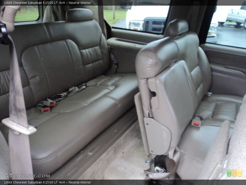 Neutral Interior Photo for the 1999 Chevrolet Suburban K1500 LT 4x4 #58013170