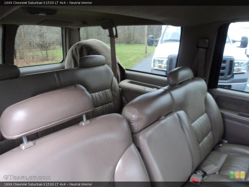 Neutral Interior Photo for the 1999 Chevrolet Suburban K1500 LT 4x4 #58013180