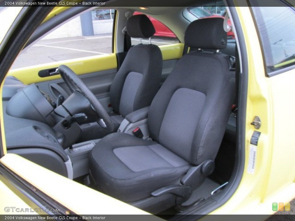Black Interior Photo for the 2004 Volkswagen New Beetle GLS Coupe #58084269
