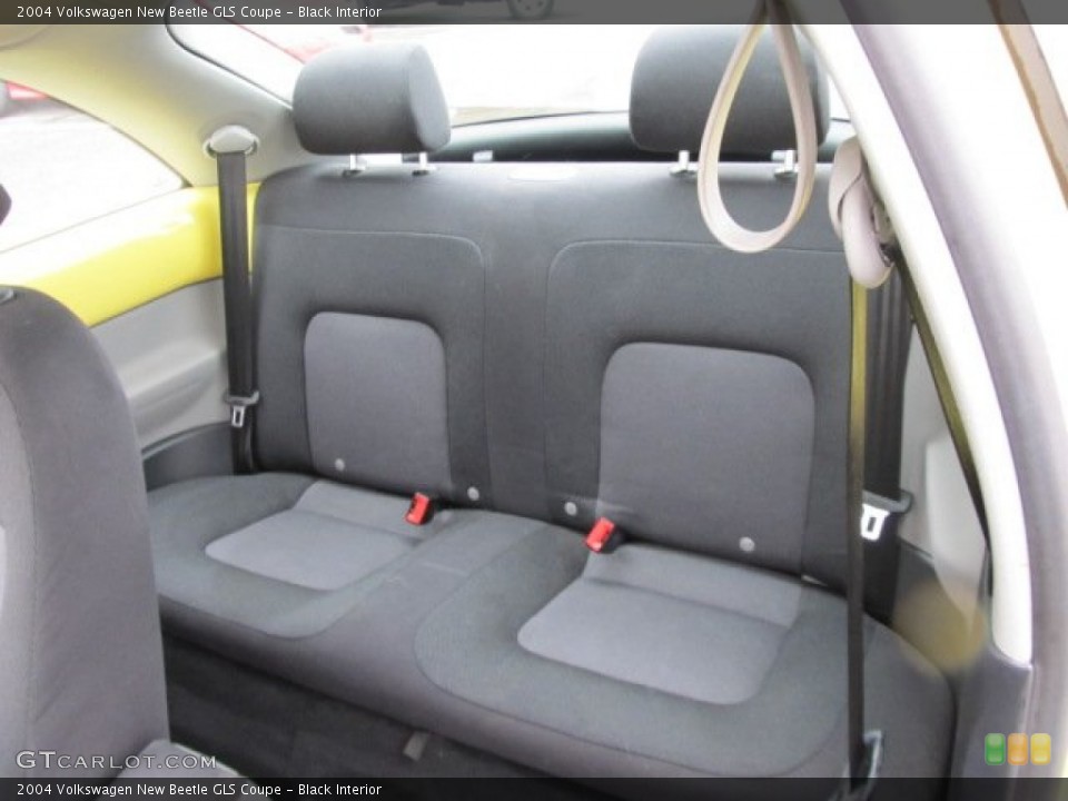 Black Interior Photo for the 2004 Volkswagen New Beetle GLS Coupe #58084322