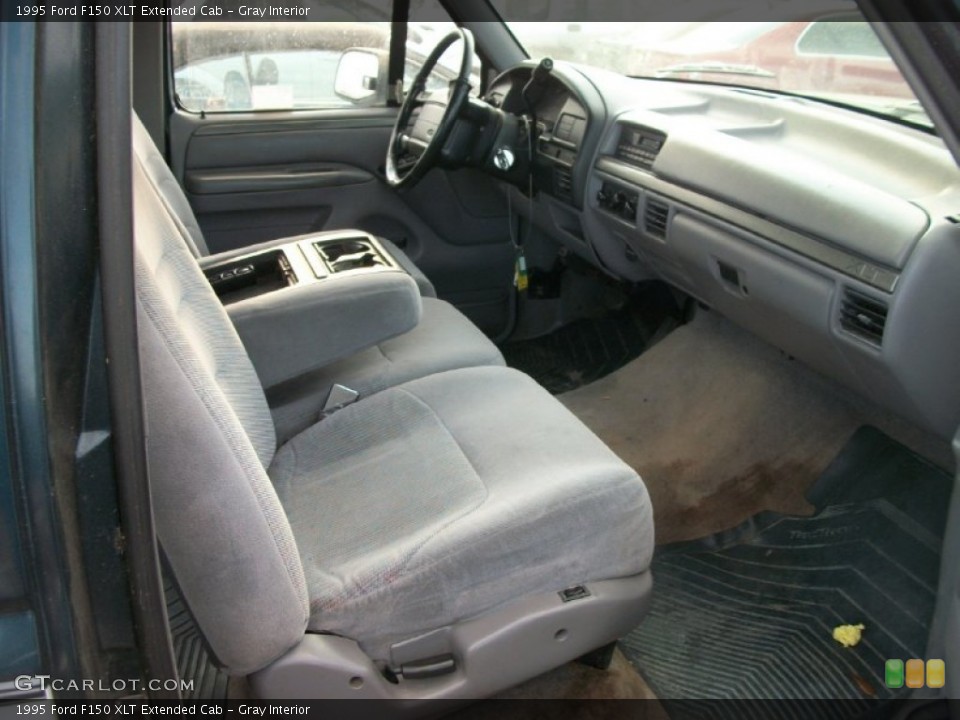 Gray Interior Photo for the 1995 Ford F150 XLT Extended Cab #58092248