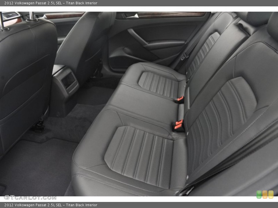 Titan Black Interior Photo for the 2012 Volkswagen Passat 2.5L SEL #58111259