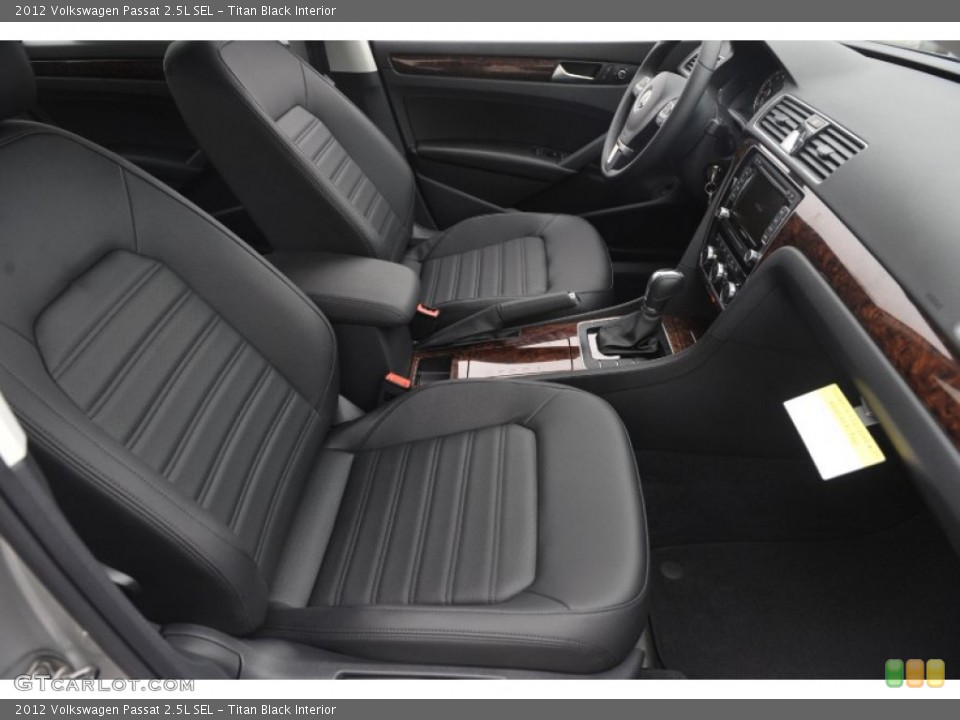 Titan Black Interior Photo for the 2012 Volkswagen Passat 2.5L SEL #58111322