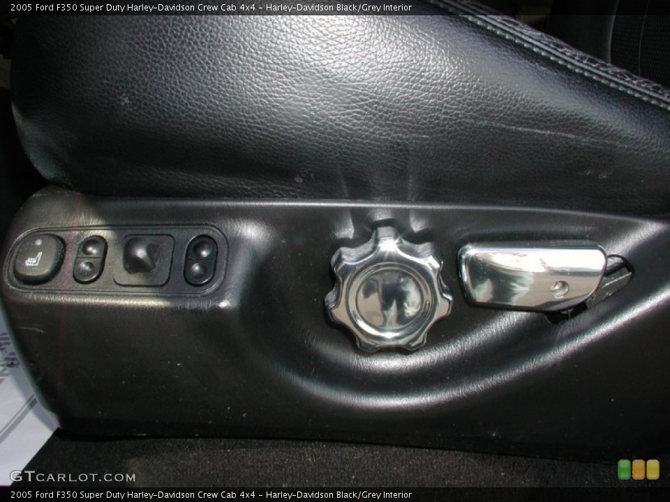 Harley-Davidson Black/Grey Interior Controls for the 2005 Ford F350 Super Duty Harley-Davidson Crew Cab 4x4 #58168139