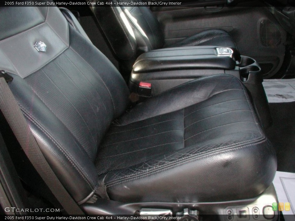 Harley-Davidson Black/Grey Interior Photo for the 2005 Ford F350 Super Duty Harley-Davidson Crew Cab 4x4 #58168349
