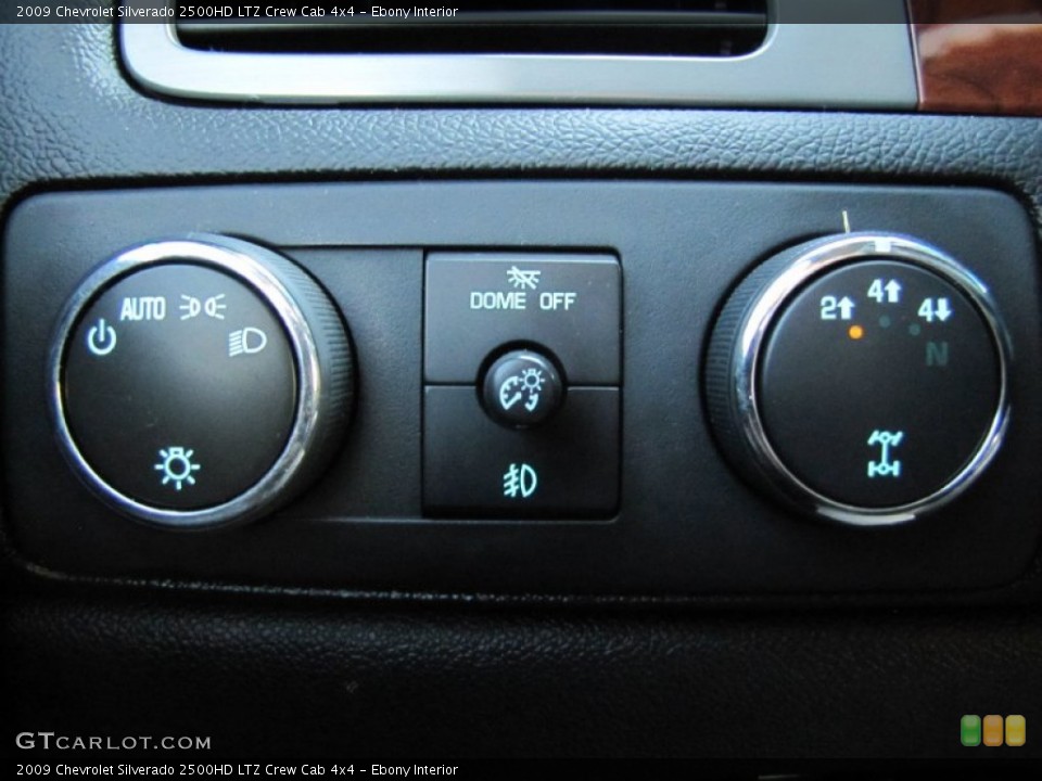 Ebony Interior Controls for the 2009 Chevrolet Silverado 2500HD LTZ Crew Cab 4x4 #58173165