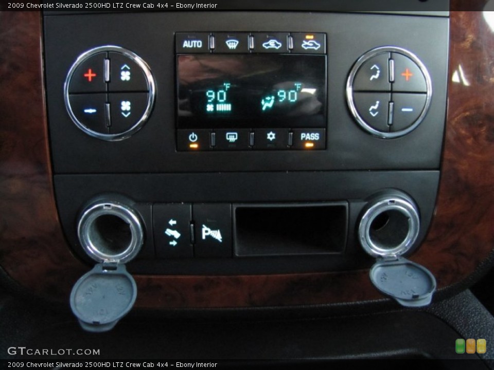 Ebony Interior Controls for the 2009 Chevrolet Silverado 2500HD LTZ Crew Cab 4x4 #58173233