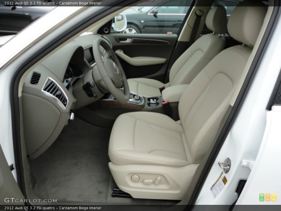 Cardamom Beige Interior Photo for the 2012 Audi Q5 3.2 FSI quattro #58193568