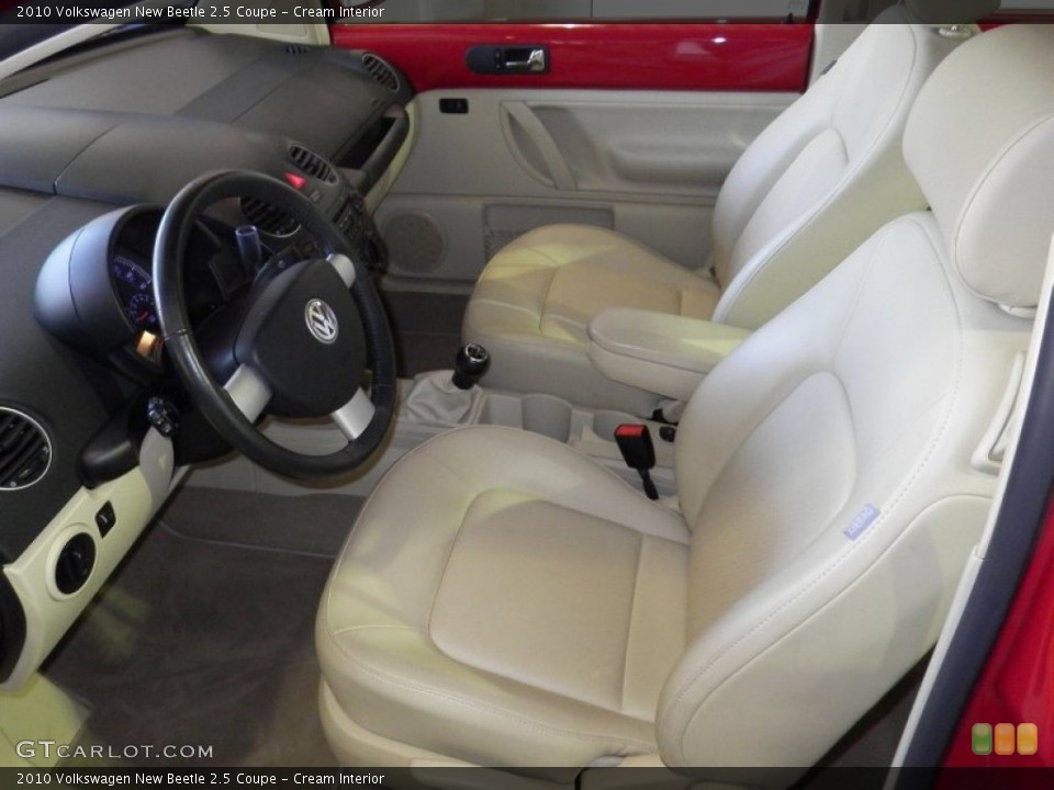 Cream Interior Photo for the 2010 Volkswagen New Beetle 2.5 Coupe #58246975