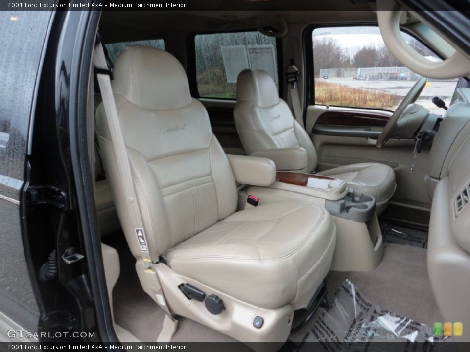 Medium Parchment Interior Photo for the 2001 Ford Excursion Limited 4x4 #58251907