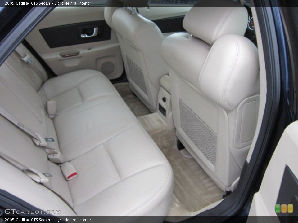 Light Neutral Interior Photo for the 2005 Cadillac CTS Sedan #58316305