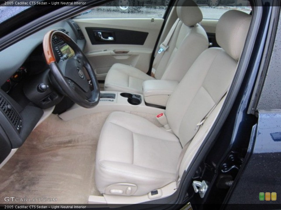 Light Neutral Interior Photo for the 2005 Cadillac CTS Sedan #58316334