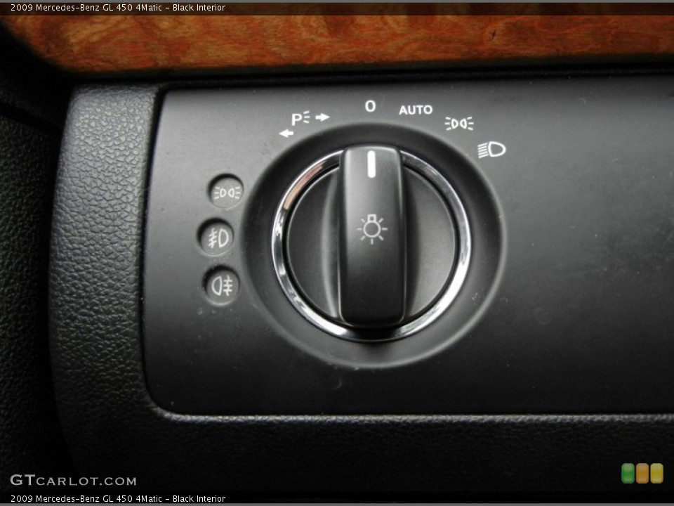 Black Interior Controls for the 2009 Mercedes-Benz GL 450 4Matic #58374024