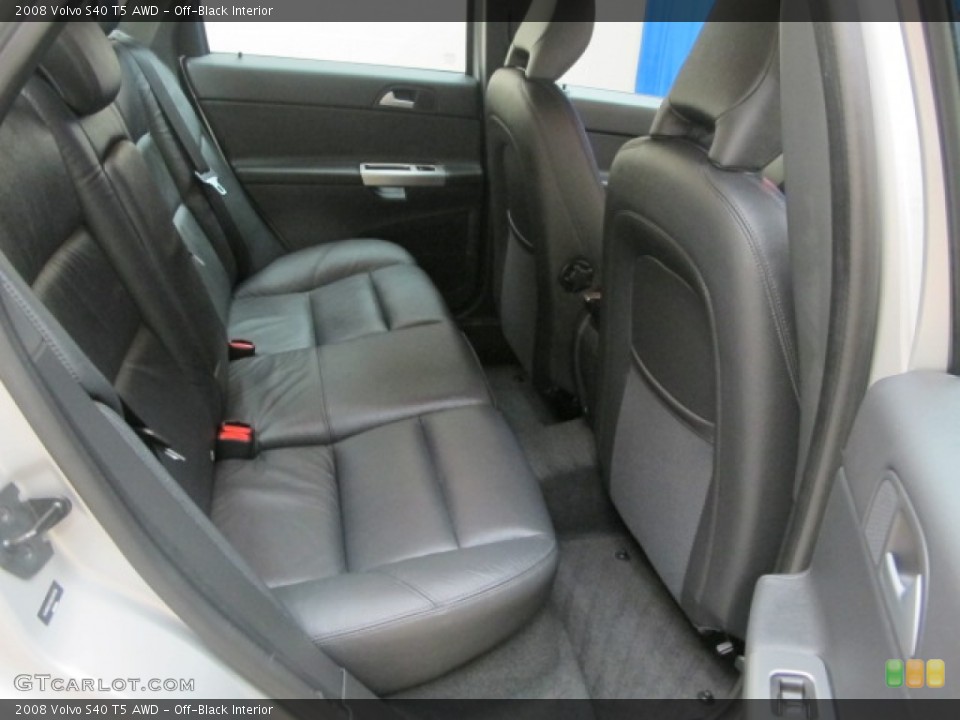 Off-Black Interior Photo for the 2008 Volvo S40 T5 AWD #58378779