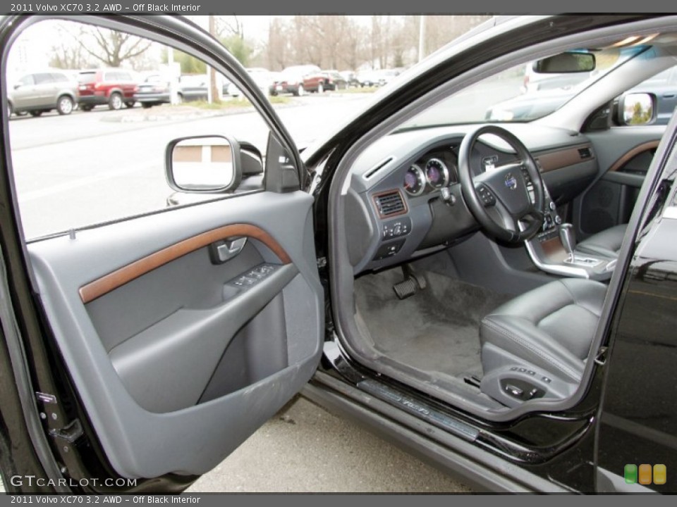 Off Black Interior Photo for the 2011 Volvo XC70 3.2 AWD #58385157