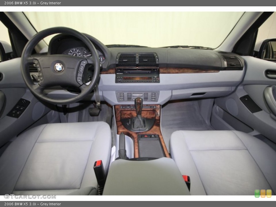 Grey Interior Dashboard for the 2006 BMW X5 3.0i #58411808