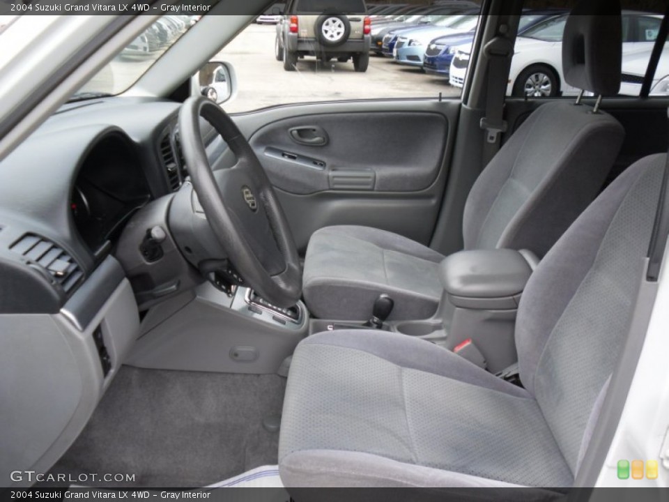 Gray Interior Photo for the 2004 Suzuki Grand Vitara LX 4WD #58422346