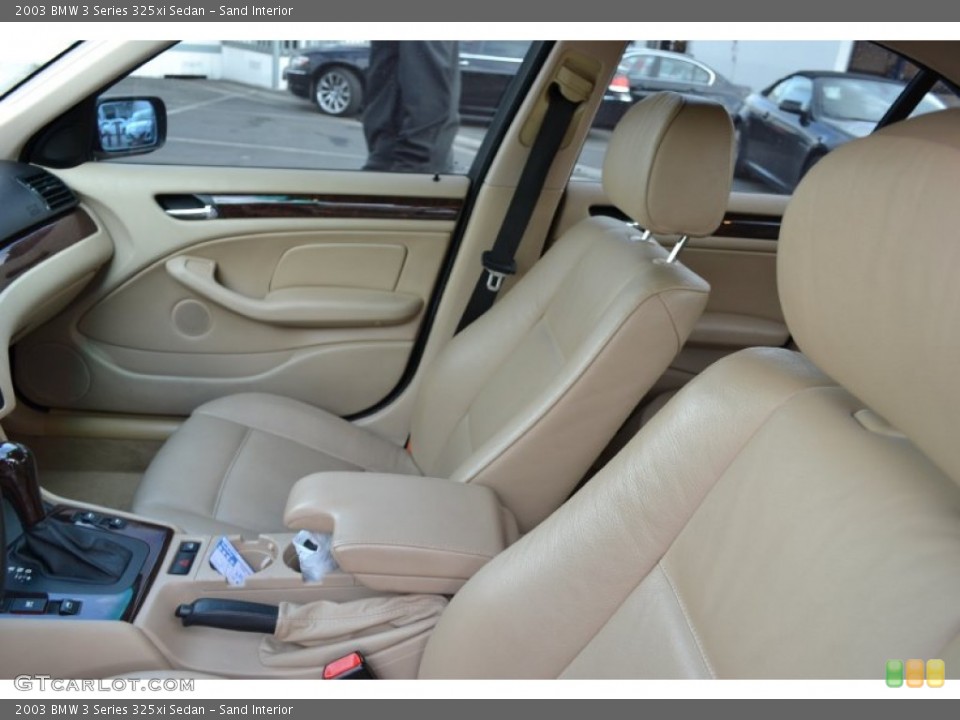 Sand Interior Photo for the 2003 BMW 3 Series 325xi Sedan #58437121