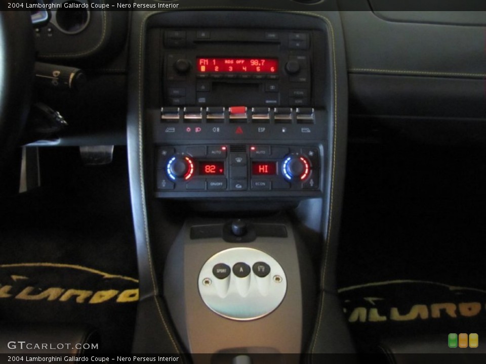 Nero Perseus Interior Controls for the 2004 Lamborghini Gallardo Coupe #58444617