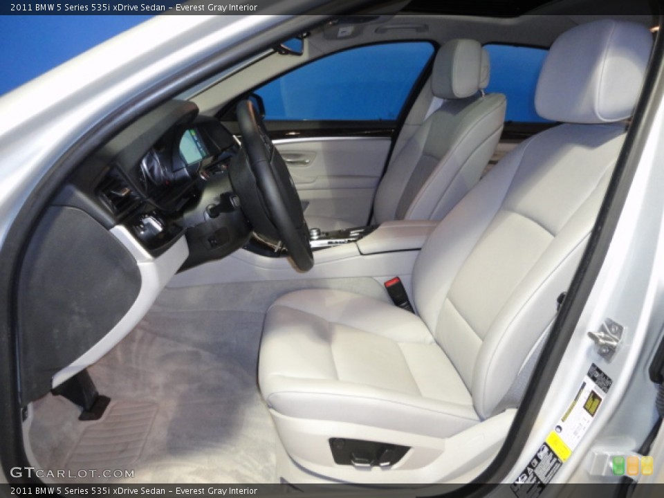Everest Gray Interior Photo for the 2011 BMW 5 Series 535i xDrive Sedan #58470615