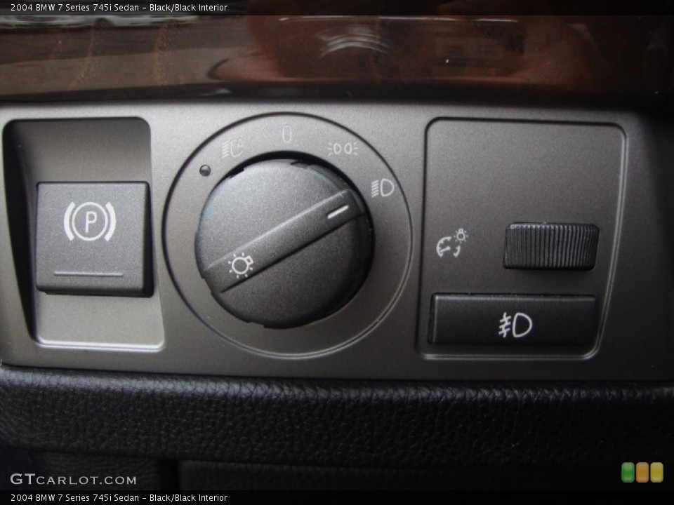 Black/Black Interior Controls for the 2004 BMW 7 Series 745i Sedan #58494163