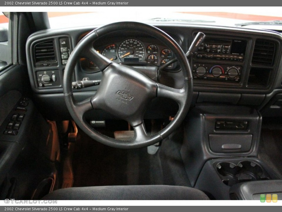Medium Gray Interior Dashboard for the 2002 Chevrolet Silverado 2500 LS Crew Cab 4x4 #58496785