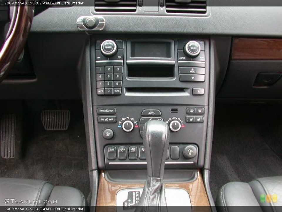 Off Black Interior Controls for the 2009 Volvo XC90 3.2 AWD #58503950