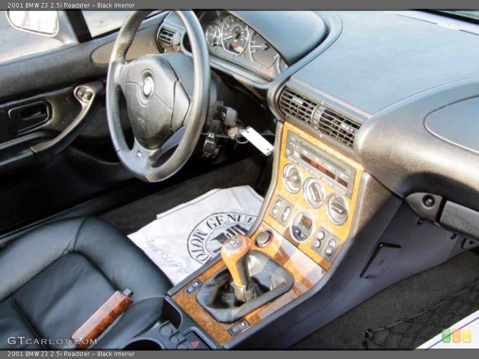Black Interior Dashboard for the 2001 BMW Z3 2.5i Roadster #58528292