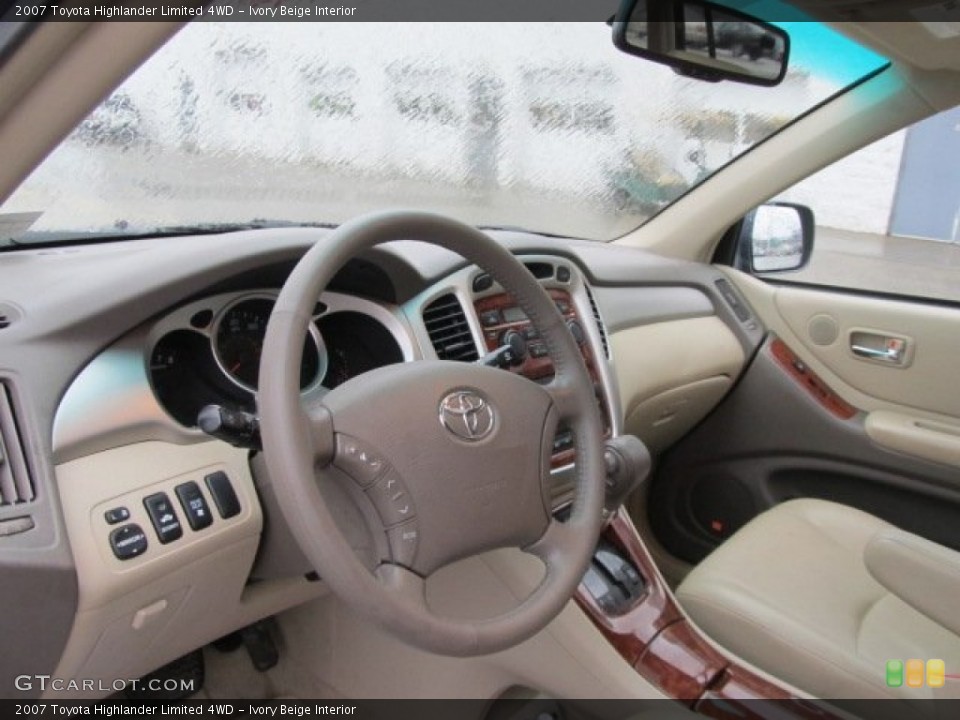 Ivory Beige Interior Photo for the 2007 Toyota Highlander Limited 4WD #58551065