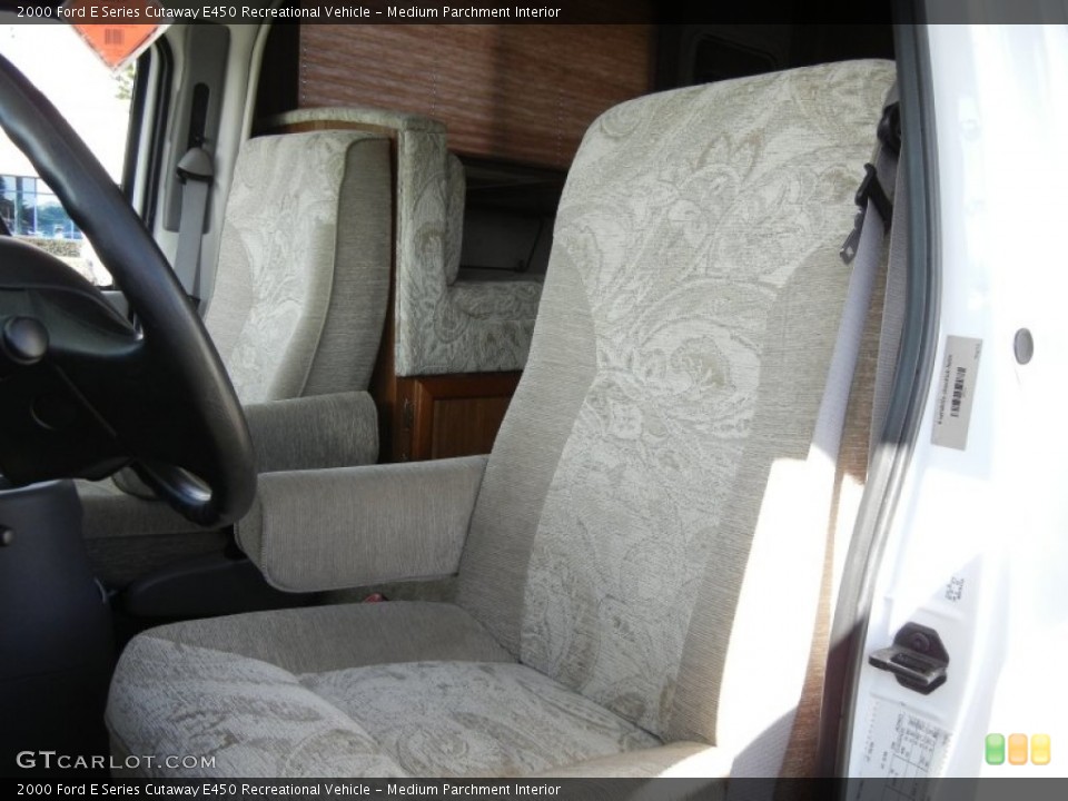 Medium Parchment 2000 Ford E Series Cutaway Interiors