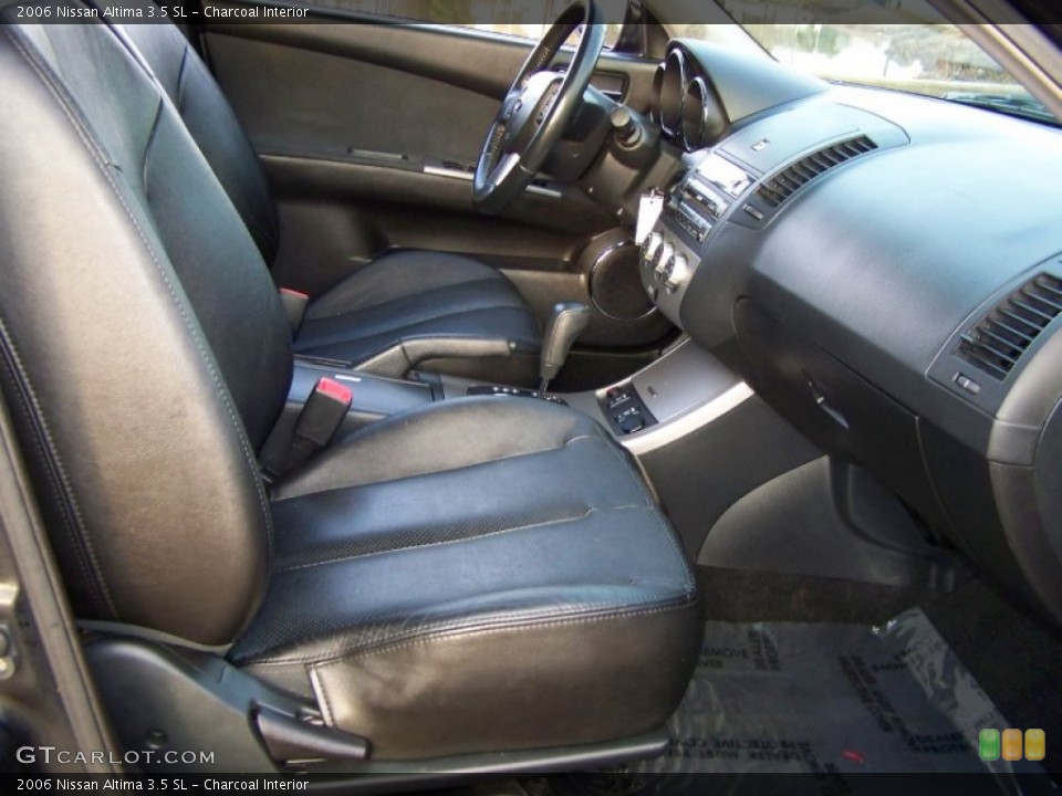 Charcoal Interior Photo for the 2006 Nissan Altima 3.5 SL #58592805