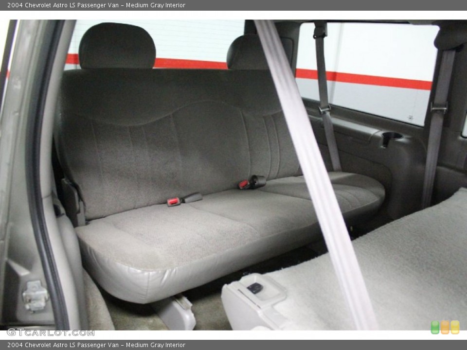 Medium Gray Interior Photo for the 2004 Chevrolet Astro LS Passenger Van #58600332