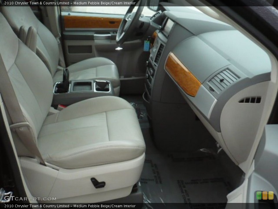 Medium Pebble Beige/Cream Interior Photo for the 2010 Chrysler Town & Country Limited #58611209
