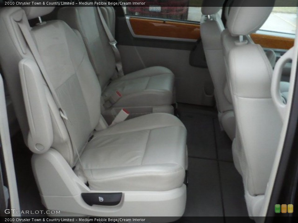 Medium Pebble Beige/Cream Interior Photo for the 2010 Chrysler Town & Country Limited #58611217