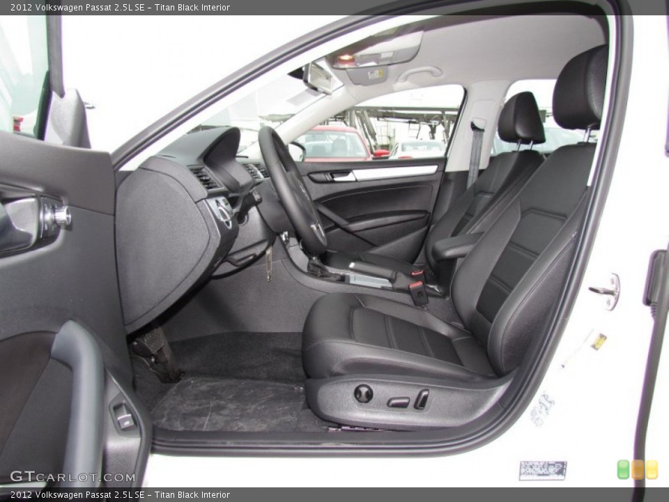 Titan Black Interior Photo for the 2012 Volkswagen Passat 2.5L SE #58636466