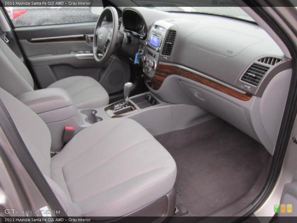 Gray Interior Photo for the 2011 Hyundai Santa Fe GLS AWD #58638833