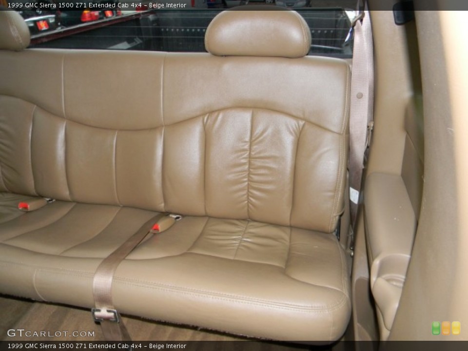 Beige Interior Photo for the 1999 GMC Sierra 1500 Z71 Extended Cab 4x4 #58669712