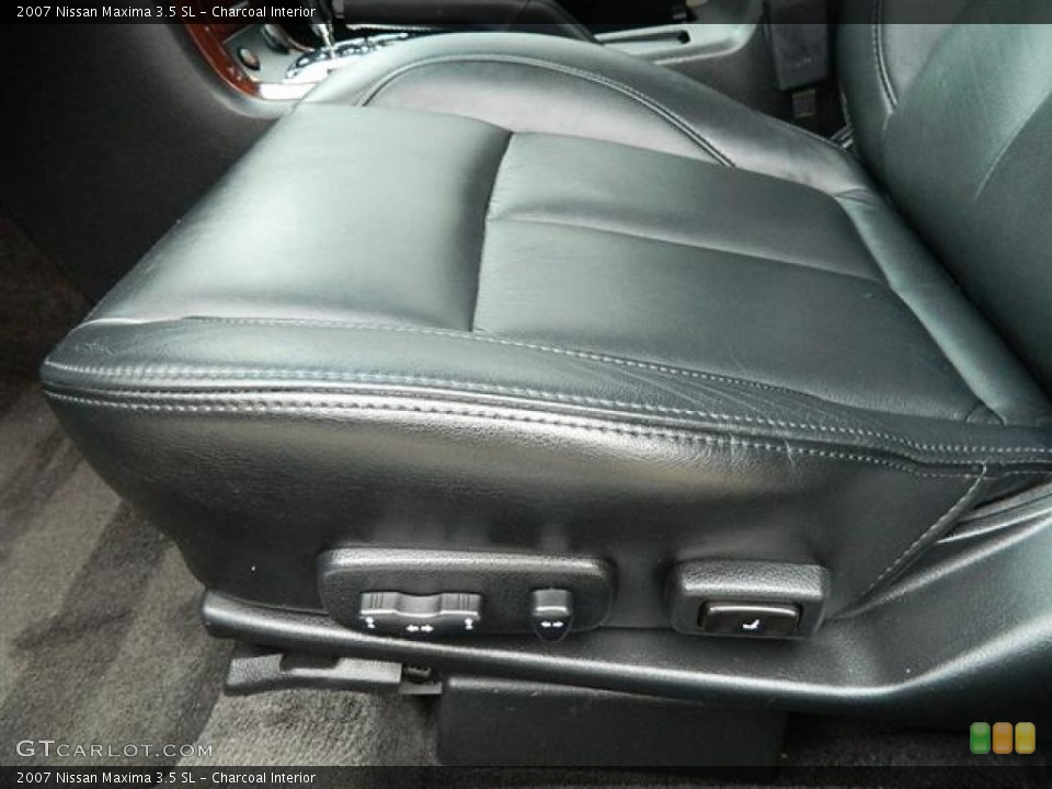 Charcoal Interior Controls for the 2007 Nissan Maxima 3.5 SL #58685478