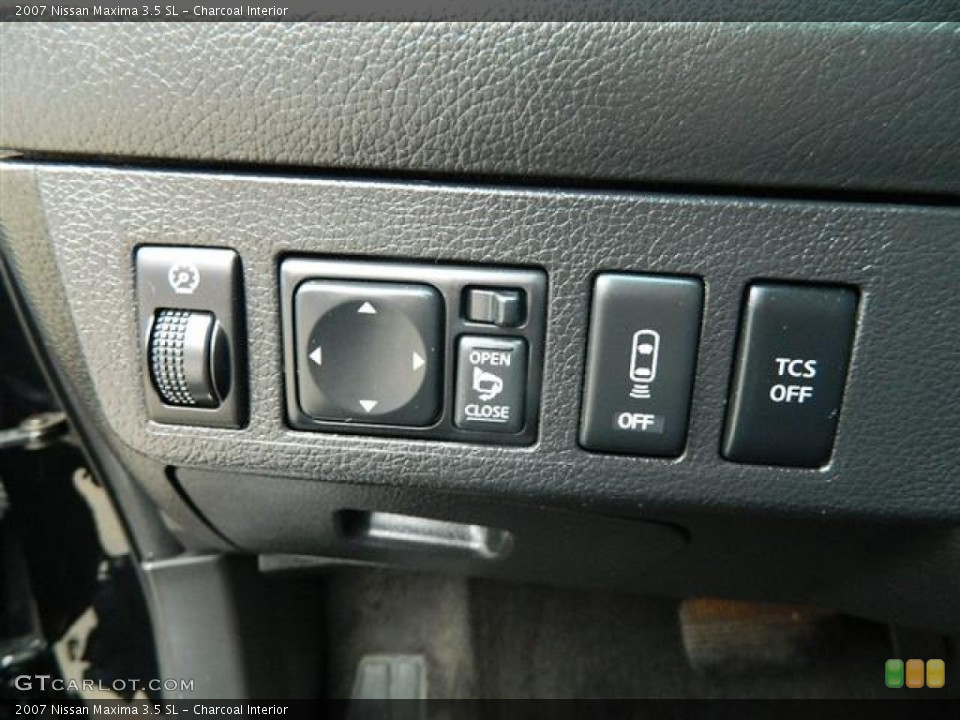 Charcoal Interior Controls for the 2007 Nissan Maxima 3.5 SL #58685486