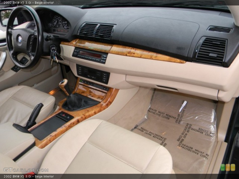 Beige Interior Dashboard for the 2002 BMW X5 3.0i #58699715