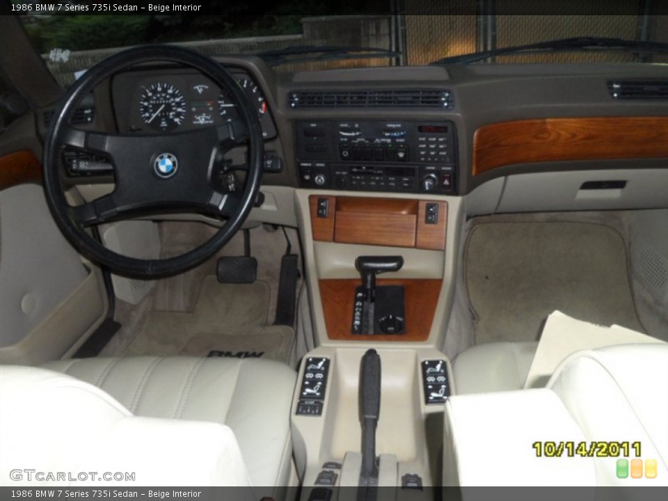 Beige Interior Dashboard for the 1986 BMW 7 Series 735i Sedan #58701070