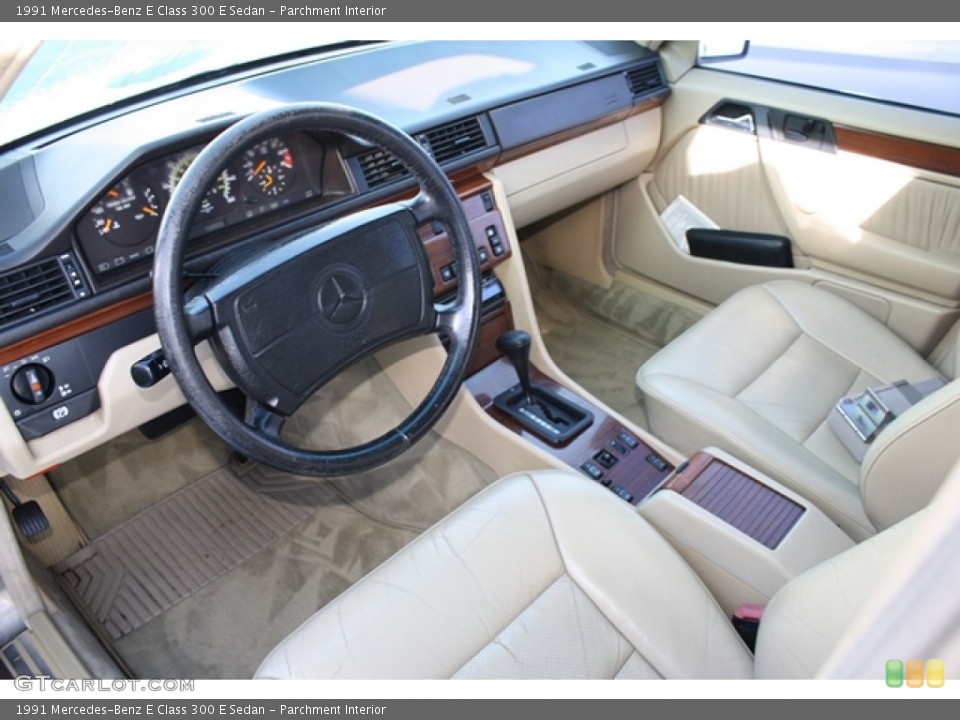 Parchment Interior Photo for the 1991 Mercedes-Benz E Class 300 E Sedan #58711171