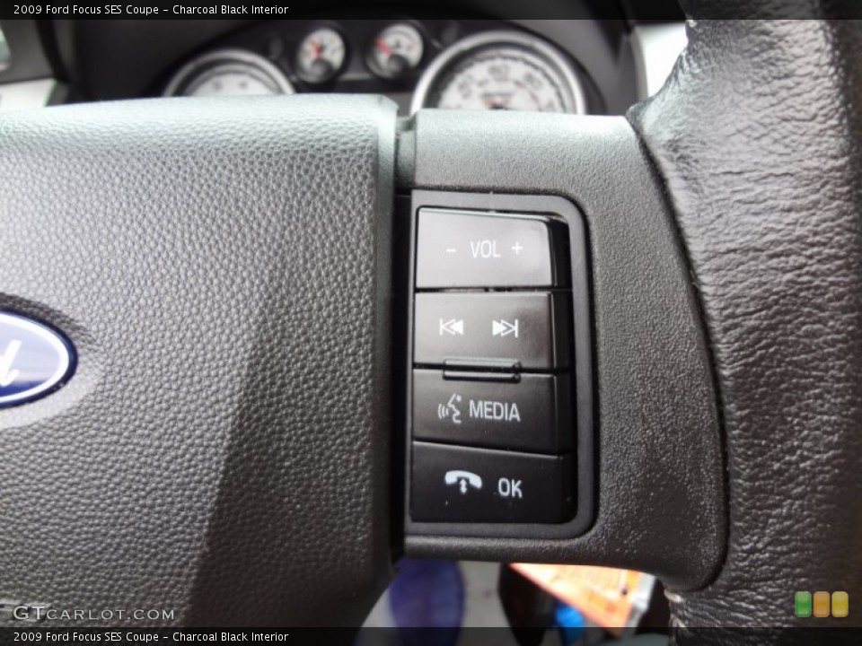 Charcoal Black Interior Controls for the 2009 Ford Focus SES Coupe #58731948