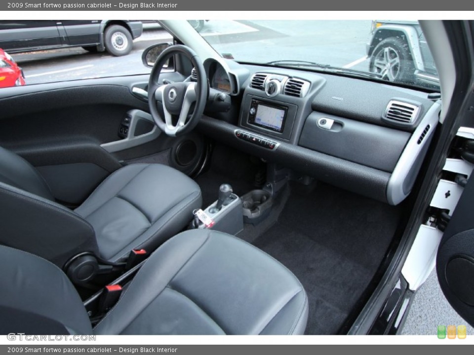Design Black Interior Photo for the 2009 Smart fortwo passion cabriolet #58740591