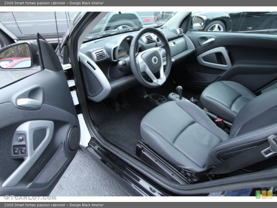 Design Black Interior Photo for the 2009 Smart fortwo passion cabriolet #58740618